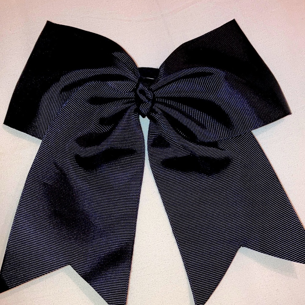 Hair bow